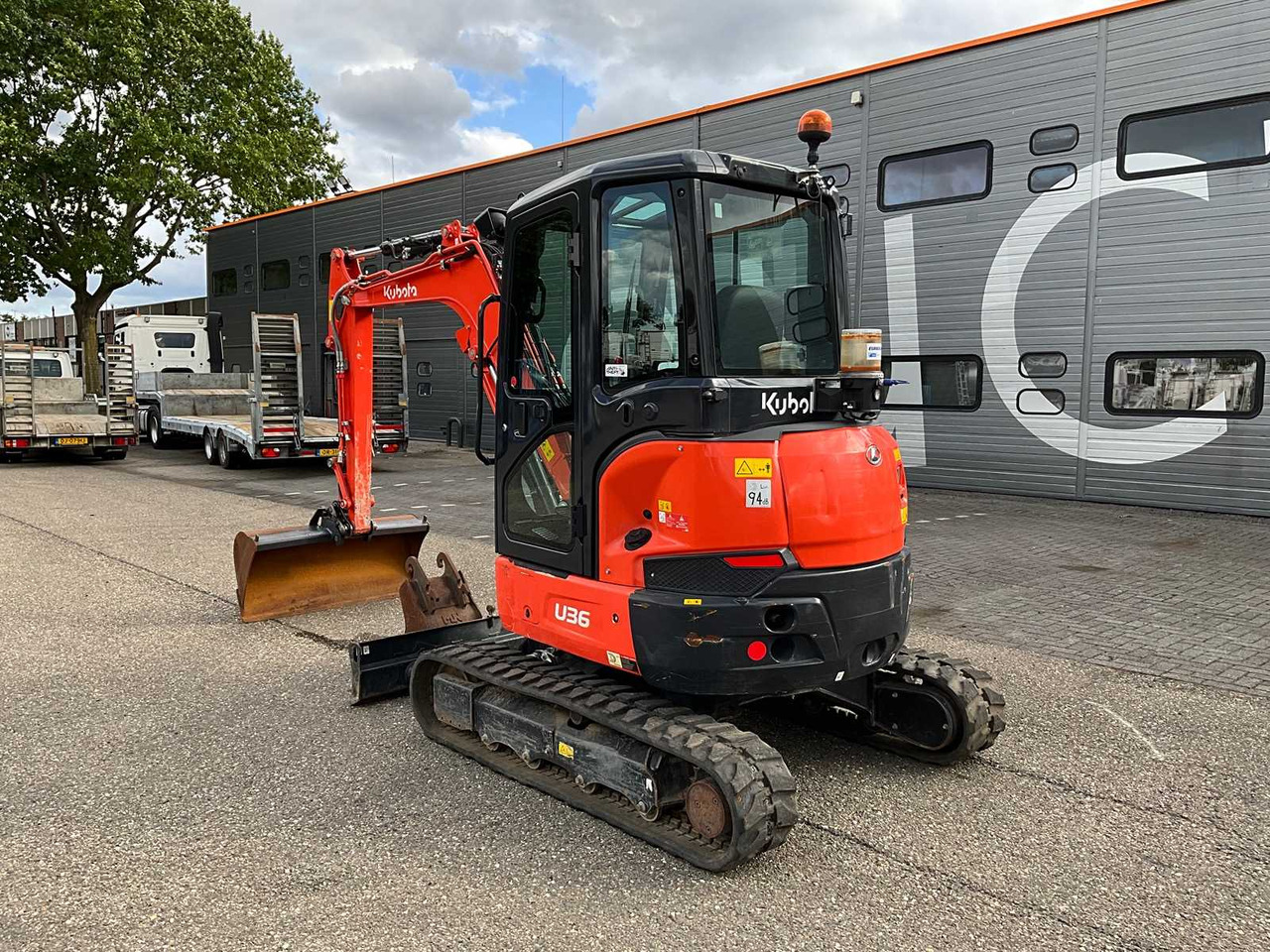 Kubota U36-4 - Міні-екскаватор: фото 3 Kubota U36-4 - Міні-екскаватор: фото 3