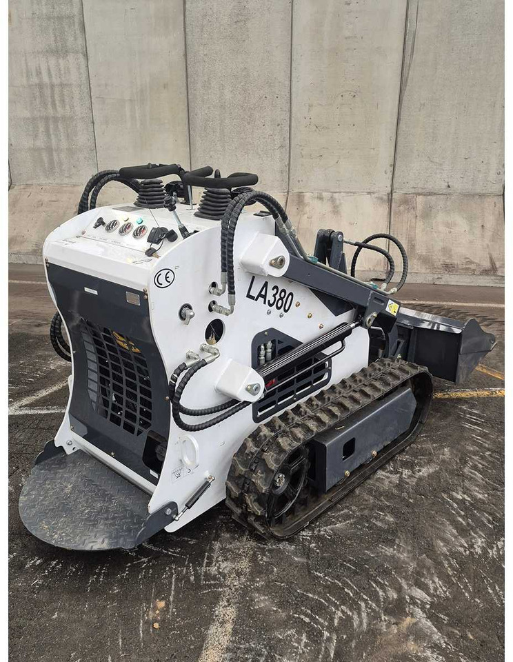 LADYS - 2025 - LA380 - SKID STEER LOADER - Гусеничний міні-навантажувач: фото 2 LADYS - 2025 - LA380 - SKID STEER LOADER - Гусеничний міні-навантажувач: фото 2