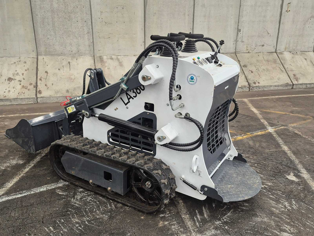 LADYS - 2025 - LA380 - SKID STEER LOADER - Гусеничний міні-навантажувач: фото 1 LADYS - 2025 - LA380 - SKID STEER LOADER - Гусеничний міні-навантажувач: фото 1