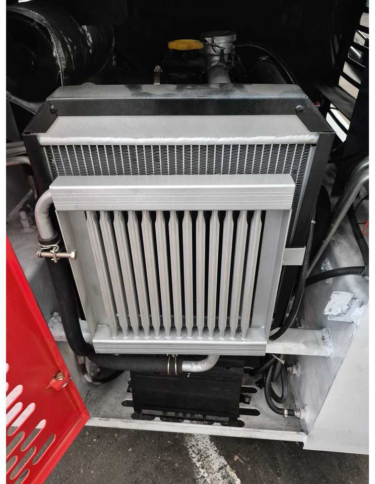 LADYS - 2025 - LA670 - SKID STEER LOADER - Гусеничний міні-навантажувач: фото 4 LADYS - 2025 - LA670 - SKID STEER LOADER - Гусеничний міні-навантажувач: фото 4