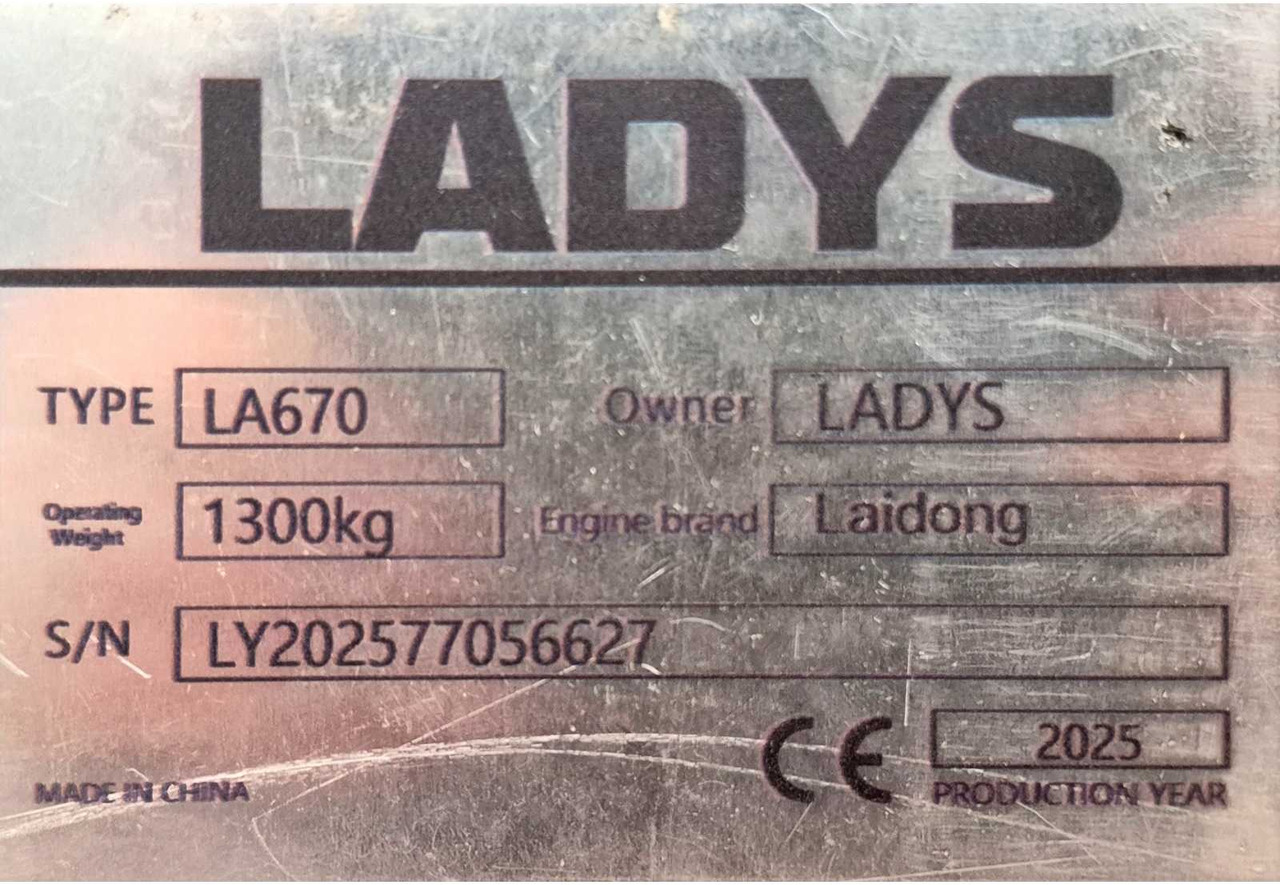 LADYS - 2025 - LA670 - SKID STEER LOADER - Гусеничний міні-навантажувач: фото 5 LADYS - 2025 - LA670 - SKID STEER LOADER - Гусеничний міні-навантажувач: фото 5