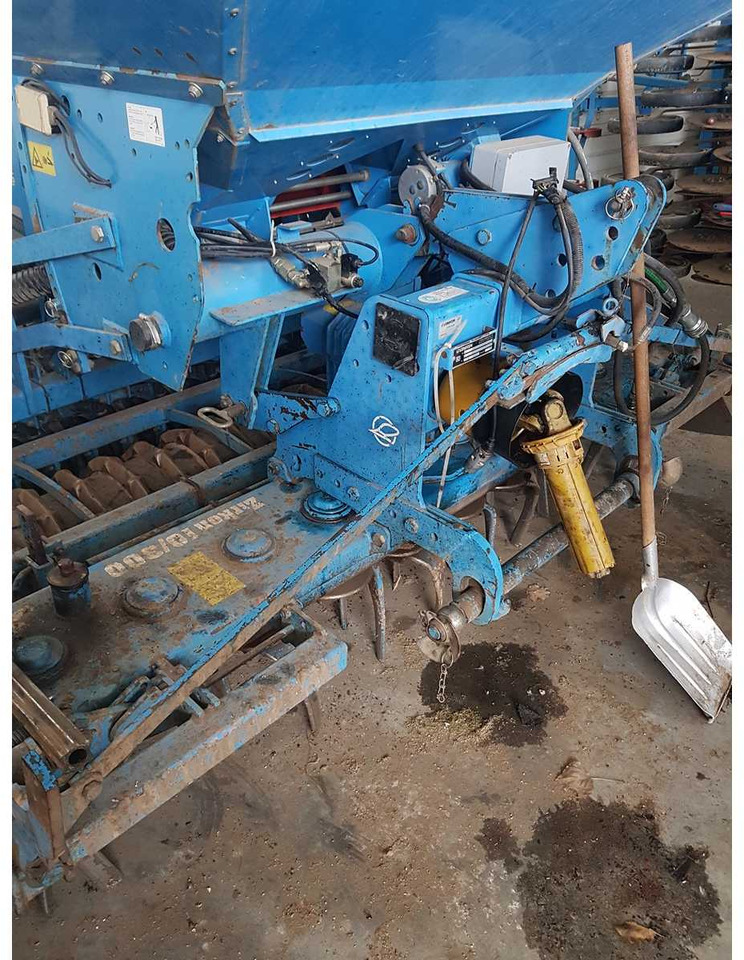 LEMKEN SOLITAIR + ZIRKON - Посівна техніка: фото 4 LEMKEN SOLITAIR + ZIRKON - Посівна техніка: фото 4