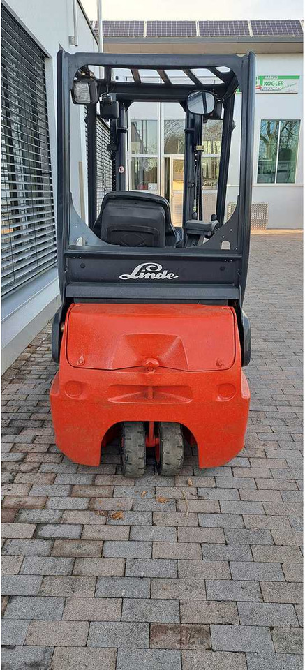 LINDE - E18C-02 - 2004 - FORKLIFT TRUCKS - Навантажувач вилковий: фото 4 LINDE - E18C-02 - 2004 - FORKLIFT TRUCKS - Навантажувач вилковий: фото 4