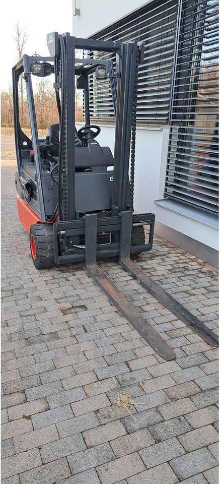 LINDE - E18C-02 - 2004 - FORKLIFT TRUCKS - Навантажувач вилковий: фото 2 LINDE - E18C-02 - 2004 - FORKLIFT TRUCKS - Навантажувач вилковий: фото 2