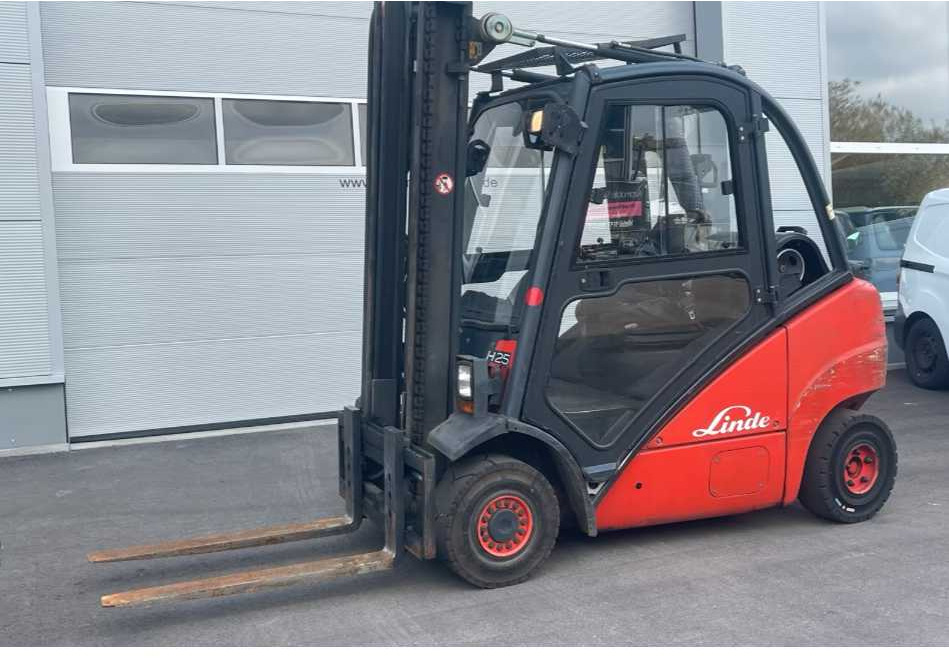 LINDE - H25T - 2004 - FORKLIFT TRUCKS - Навантажувач вилковий: фото 1 LINDE - H25T - 2004 - FORKLIFT TRUCKS - Навантажувач вилковий: фото 1