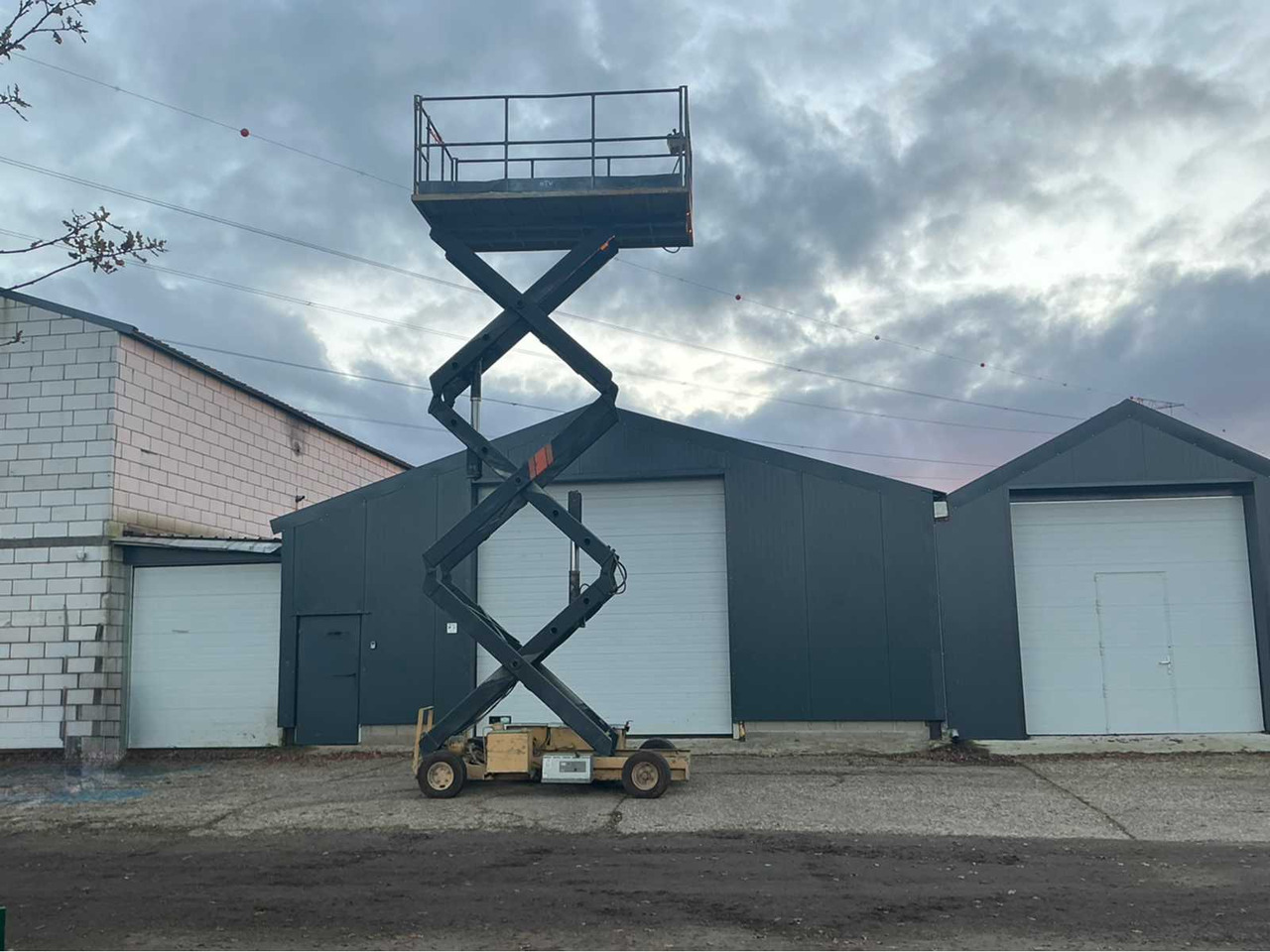 MANLIFT SCISSOR LIFT SM3270E AERIAL PLATFORM - Підйомник: фото 5 MANLIFT SCISSOR LIFT SM3270E AERIAL PLATFORM - Підйомник: фото 5