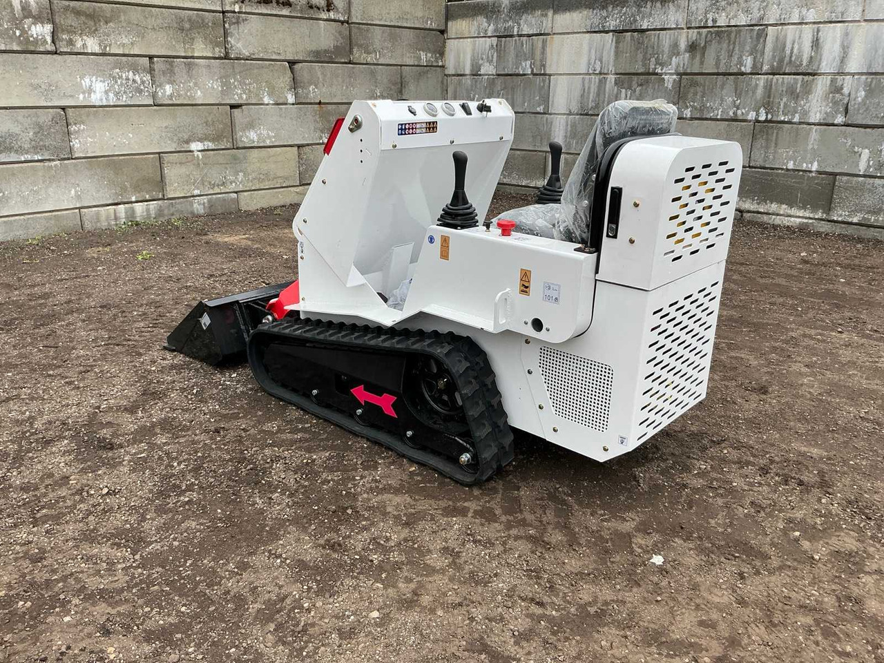 Mach pro MP 360 - Міні-навантажувач: фото 3 Mach pro MP 360 - Міні-навантажувач: фото 3