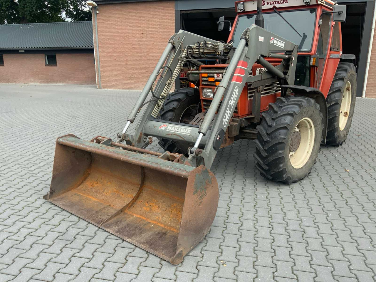 Mailleux MX100 - Фронтальний навантажувач для трактора: фото 3 Mailleux MX100 - Фронтальний навантажувач для трактора: фото 3