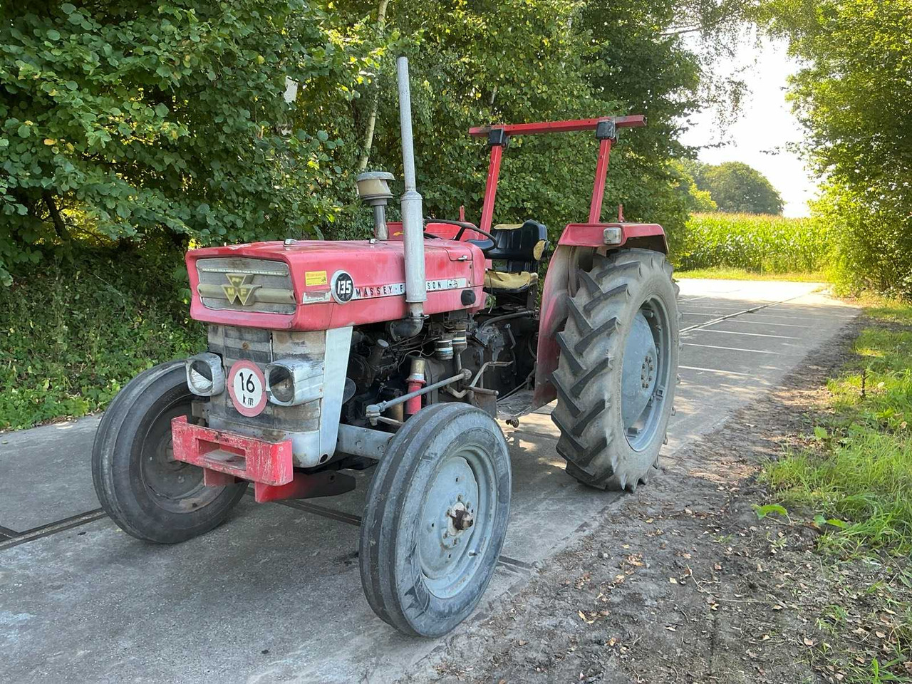 Massey Ferguson 135 - Трактор: фото 1 Massey Ferguson 135 - Трактор: фото 1