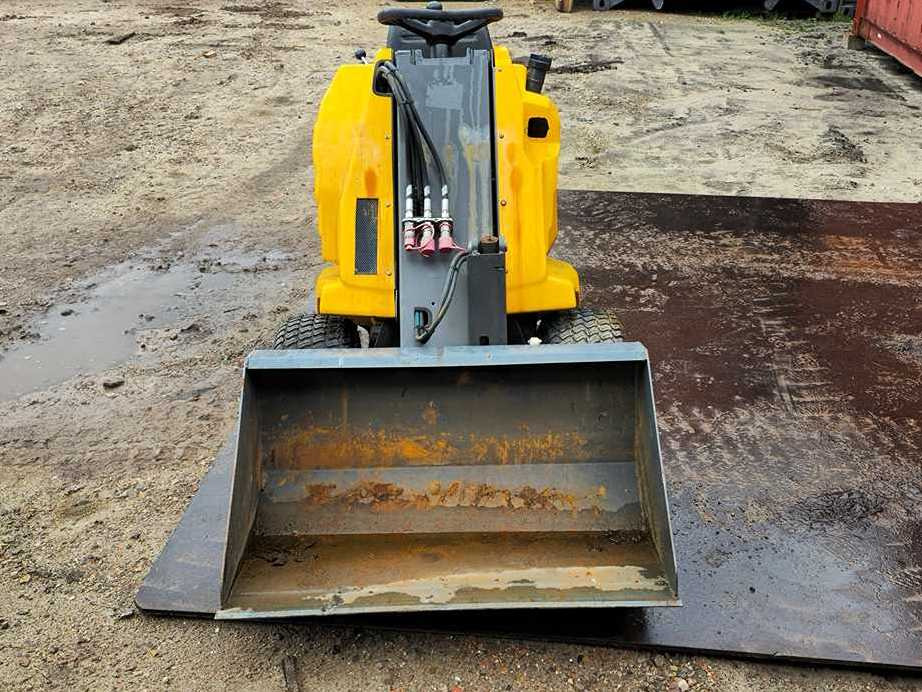 Mini wheel loader H130 - Колісний навантажувач: фото 2 Mini wheel loader H130 - Колісний навантажувач: фото 2