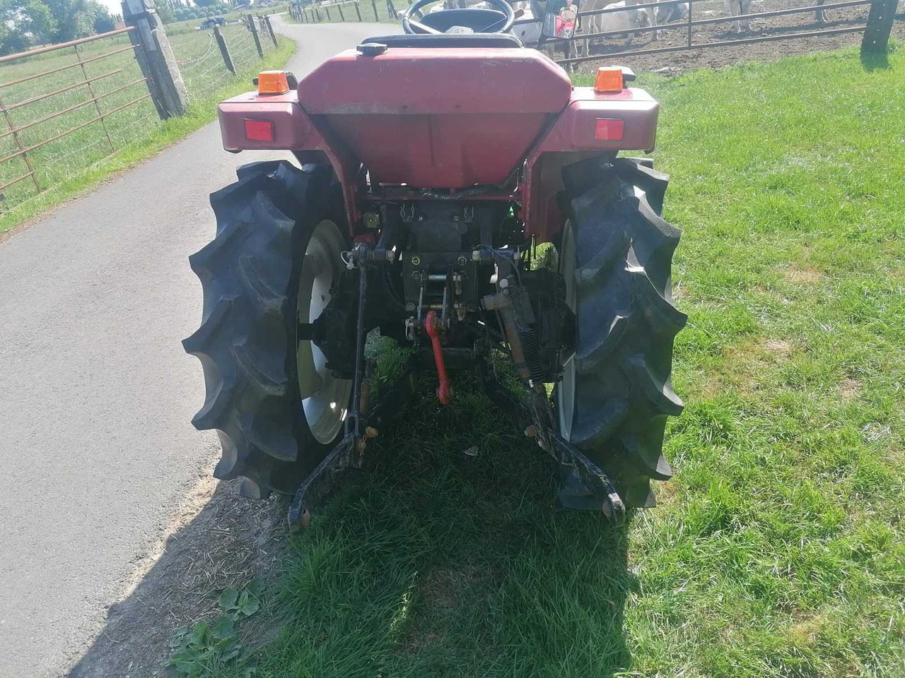 Mitsubishi MT205 - Мінітрактор: фото 3 Mitsubishi MT205 - Мінітрактор: фото 3