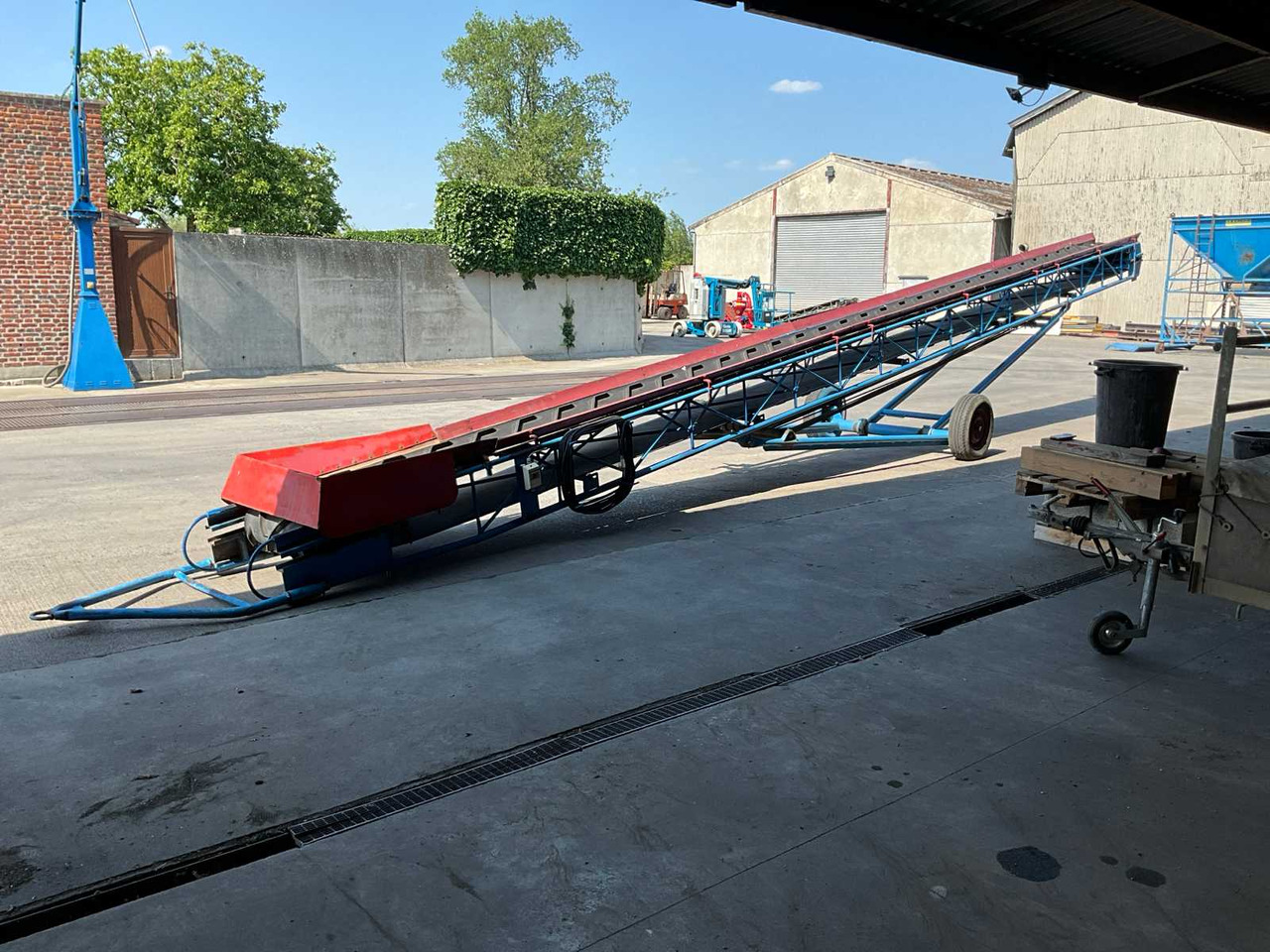 Mobile conveyor belt - toggle clamp - Cтрічковий конвеєр: фото 1 Mobile conveyor belt - toggle clamp - Cтрічковий конвеєр: фото 1