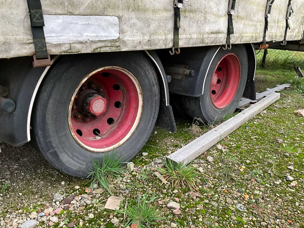 2000 HECA O-2-33M SEMI-TRAILER - Напівпричіп: фото 4 2000 HECA O-2-33M SEMI-TRAILER - Напівпричіп: фото 4