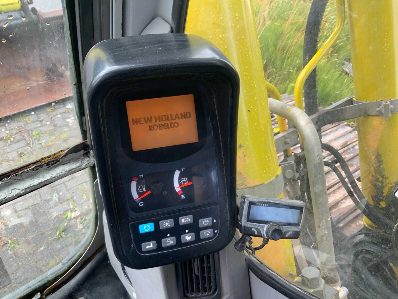 Гусеничний екскаватор New Holland E 215B: фото 40