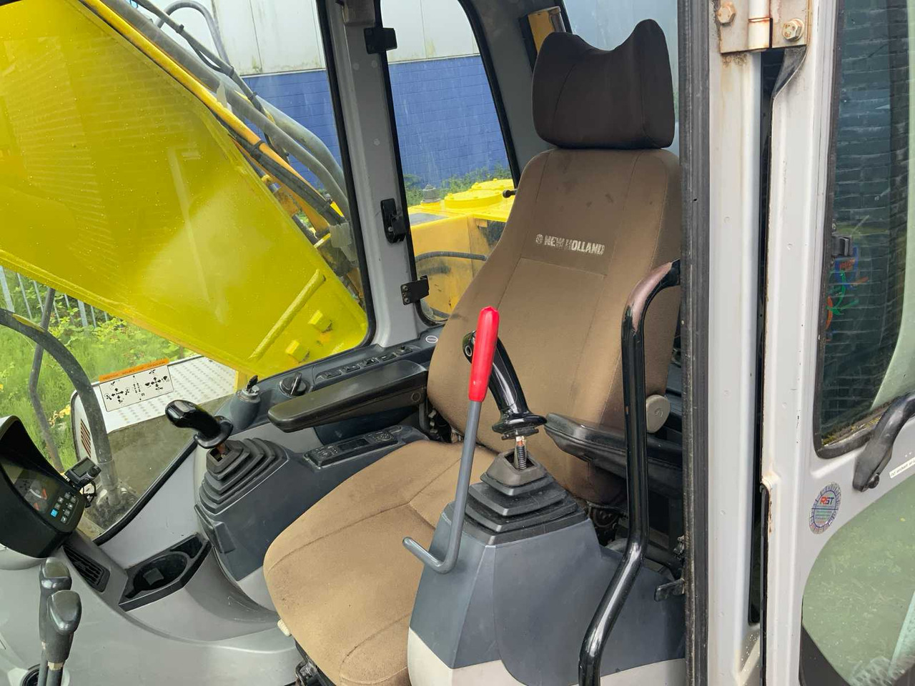 Гусеничний екскаватор New Holland E 215B: фото 36