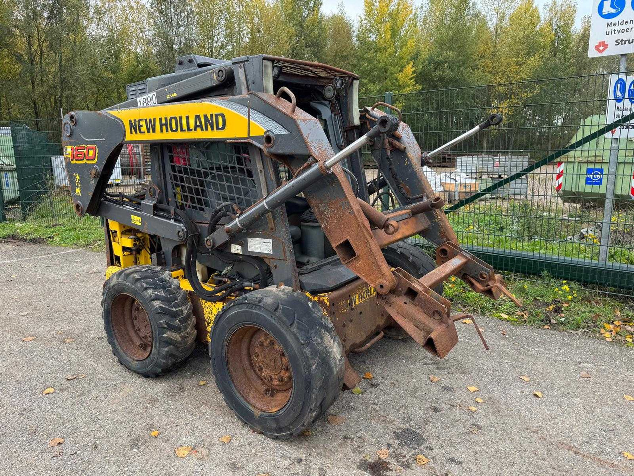 New Holland L160 - Міні-навантажувач: фото 5 New Holland L160 - Міні-навантажувач: фото 5