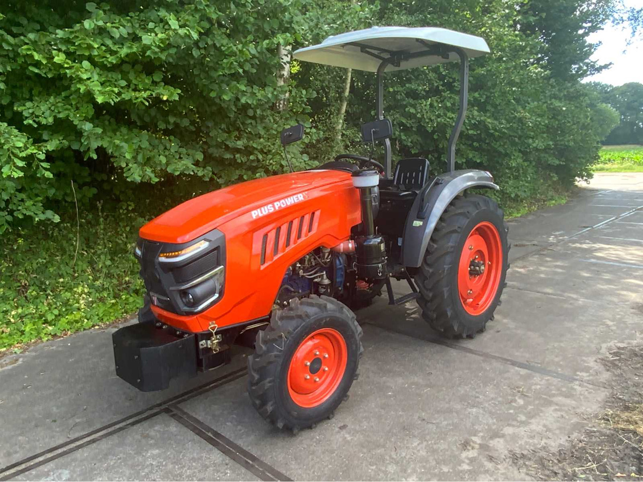 Pluspower TT604 - Трактор: фото 1 Pluspower TT604 - Трактор: фото 1