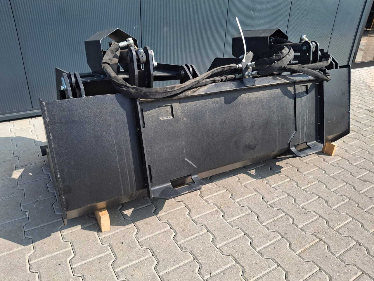 Rhino-cross 72 inch grapple Bucket - Техніка для обробки ґрунту: фото 3 Rhino-cross 72 inch grapple Bucket - Техніка для обробки ґрунту: фото 3