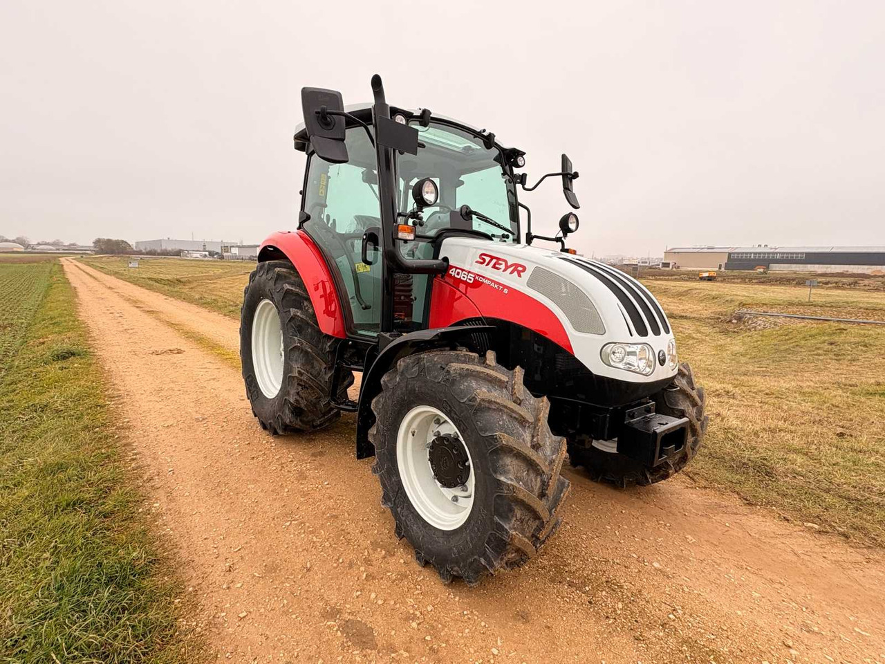 STEYR 4065 S - COMPACT ALL-WHEEL DRIVE TRACTOR (2022) - Трактор: фото 3 STEYR 4065 S - COMPACT ALL-WHEEL DRIVE TRACTOR (2022) - Трактор: фото 3