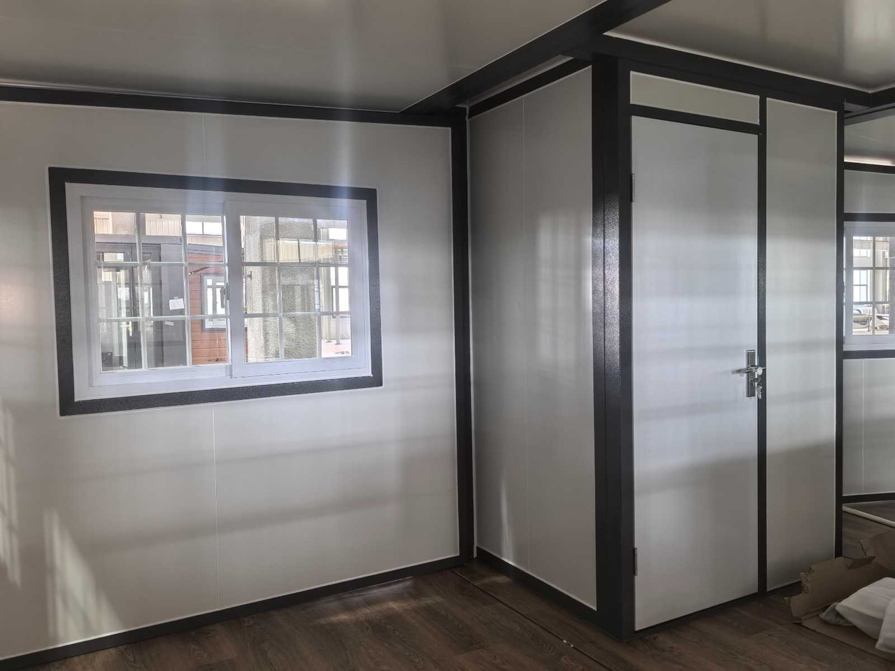 Stahlworks Deluxe (19ft*13ft) - Житловий контейнер: фото 4 Stahlworks Deluxe (19ft*13ft) - Житловий контейнер: фото 4