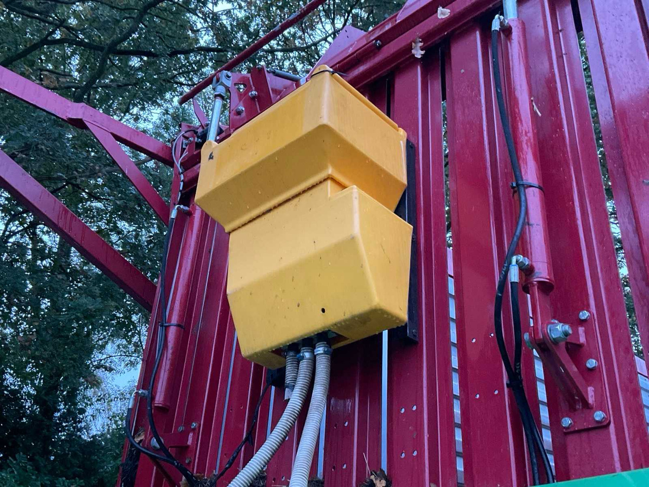 Самозавантажувальний причіп Strautmann GIGA VITESSE CFS 4002 DO: фото 10 Самозавантажувальний причіп Strautmann GIGA VITESSE CFS 4002 DO: фото 10