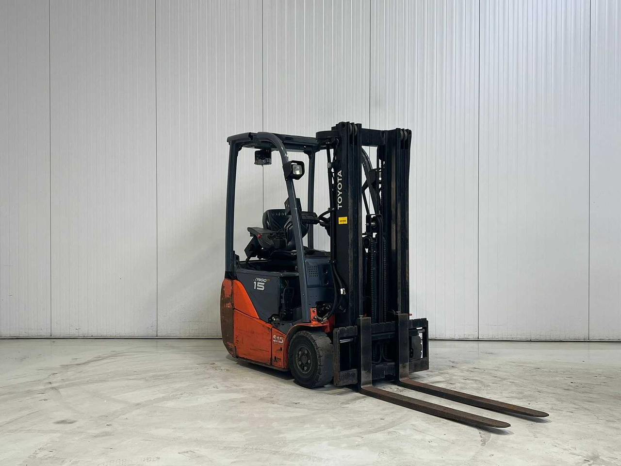 TOYOTA - 2015 - 8FBET15 - FORKLIFT TRUCK - Навантажувач вилковий: фото 1 TOYOTA - 2015 - 8FBET15 - FORKLIFT TRUCK - Навантажувач вилковий: фото 1
