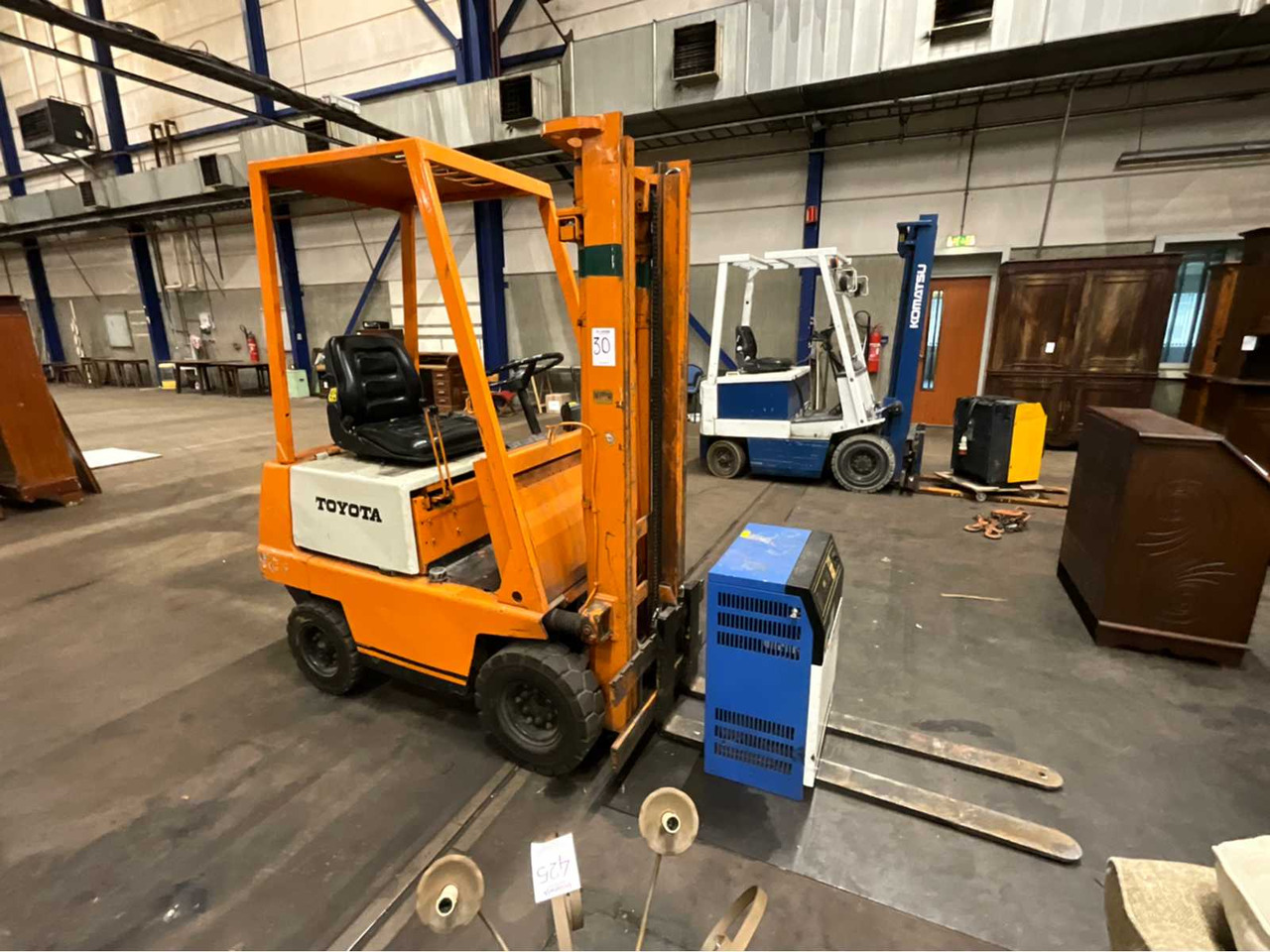 TOYOTA 2FB9 FORKLIFT - Навантажувач вилковий: фото 4 TOYOTA 2FB9 FORKLIFT - Навантажувач вилковий: фото 4