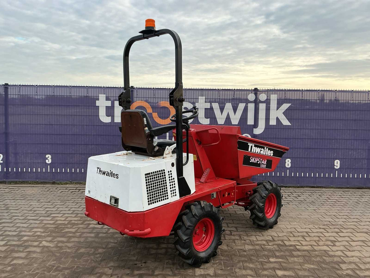 TWAITES SKIPSTAR 1000 HIGH-TIP DUMPER - Міні-самоскид: фото 4 TWAITES SKIPSTAR 1000 HIGH-TIP DUMPER - Міні-самоскид: фото 4