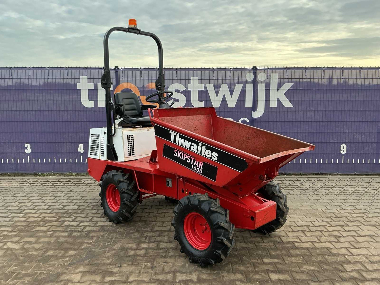 TWAITES SKIPSTAR 1000 HIGH-TIP DUMPER - Міні-самоскид: фото 2 TWAITES SKIPSTAR 1000 HIGH-TIP DUMPER - Міні-самоскид: фото 2