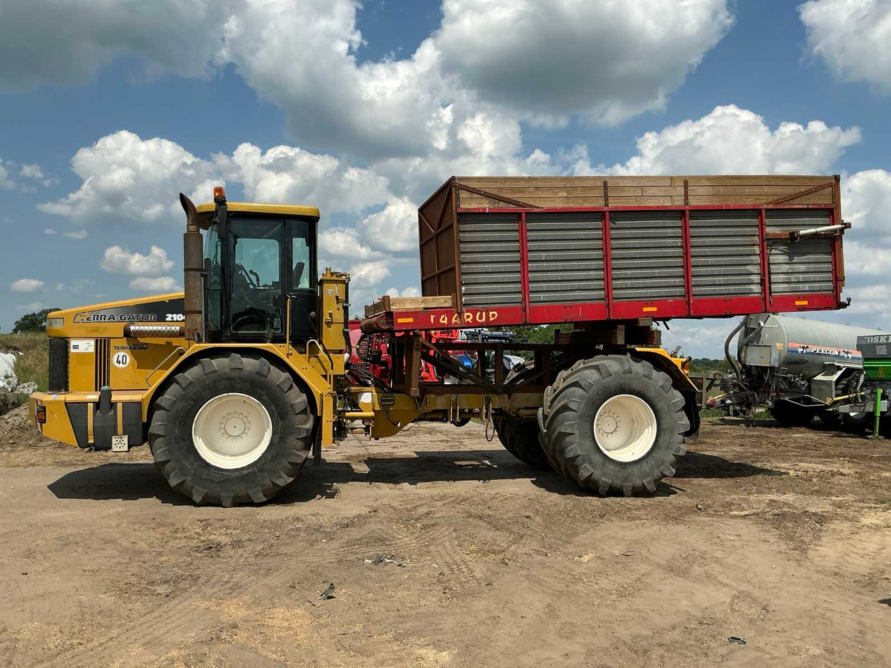 Terra-gator 2104 - Сільськогосподарський причіп самоскид: фото 2 Terra-gator 2104 - Сільськогосподарський причіп самоскид: фото 2