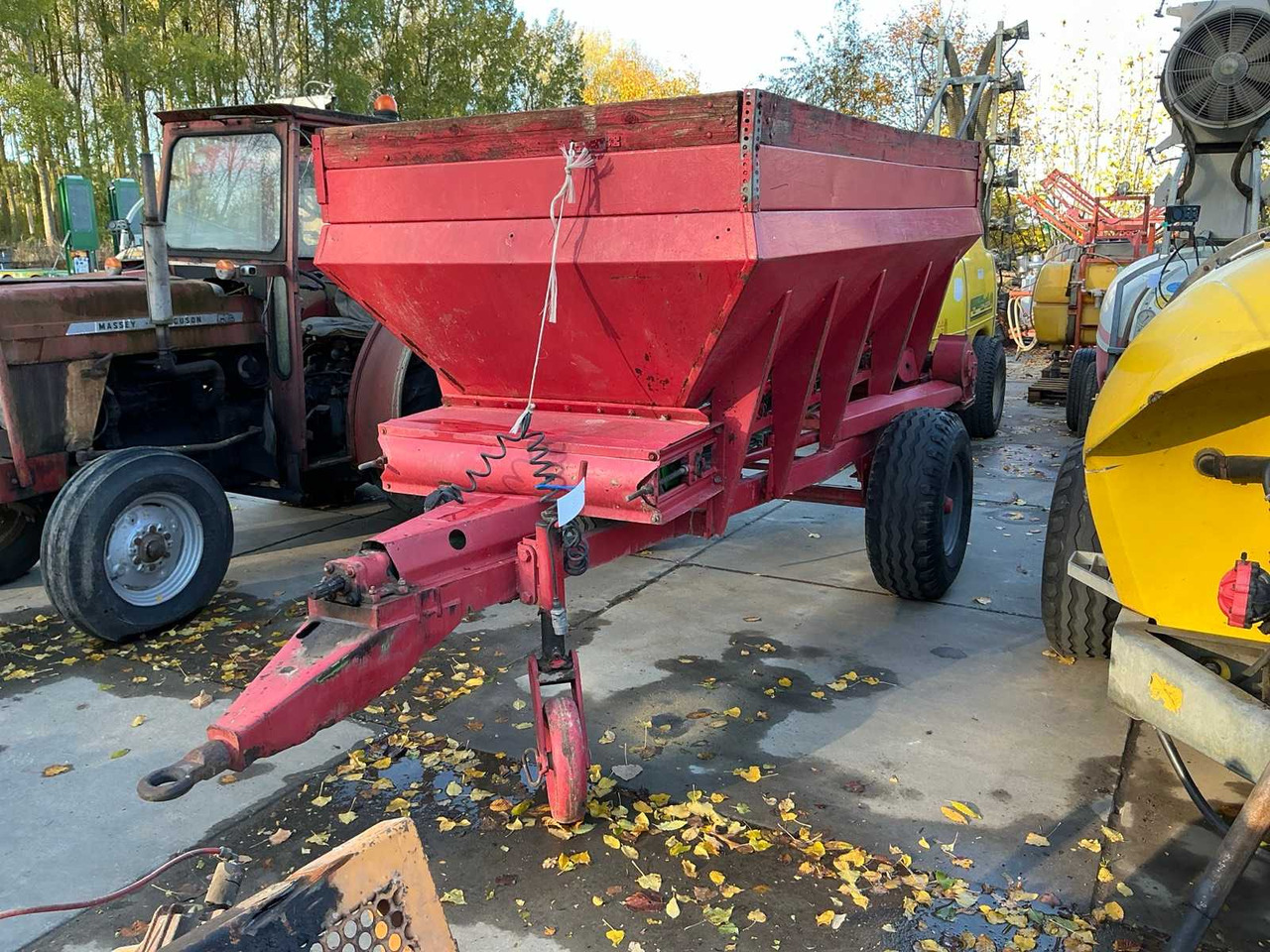 Trailed fertilizer spreader - Розкидач добрив: фото 2 Trailed fertilizer spreader - Розкидач добрив: фото 2