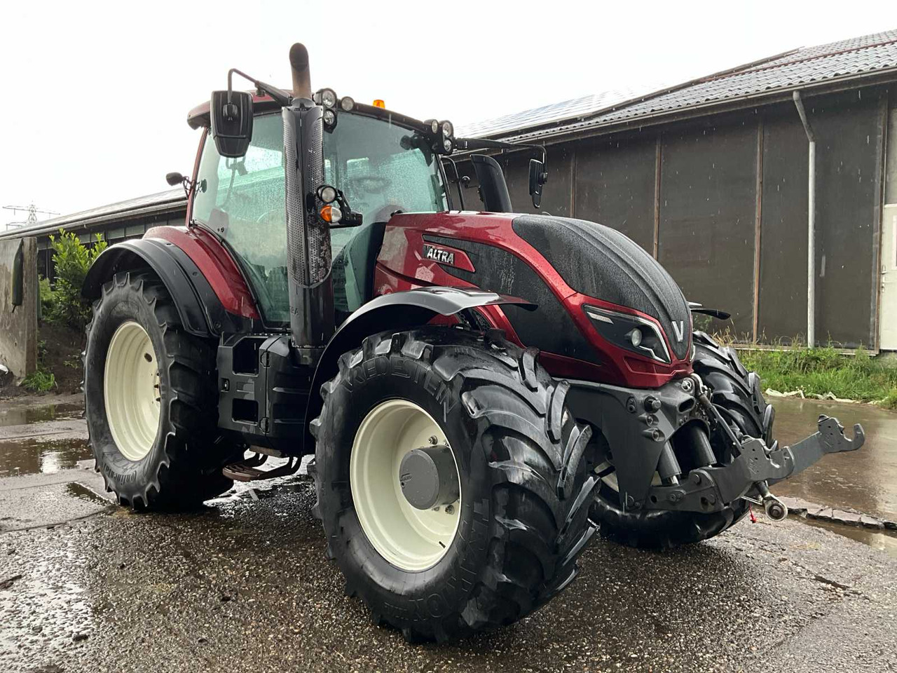 Valtra T214 A - Трактор: фото 4 Valtra T214 A - Трактор: фото 4
