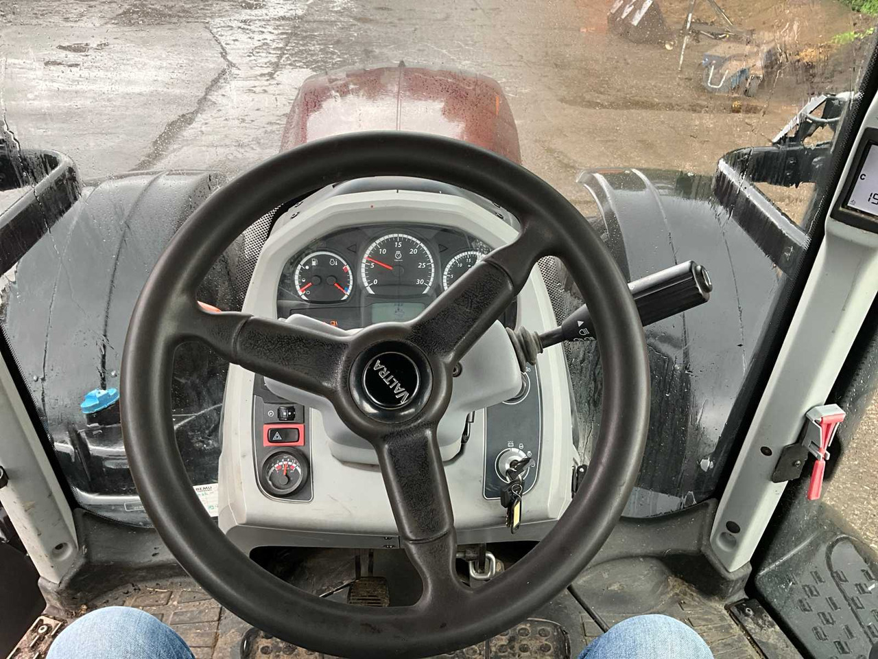Трактор Valtra T214 A: фото 32
