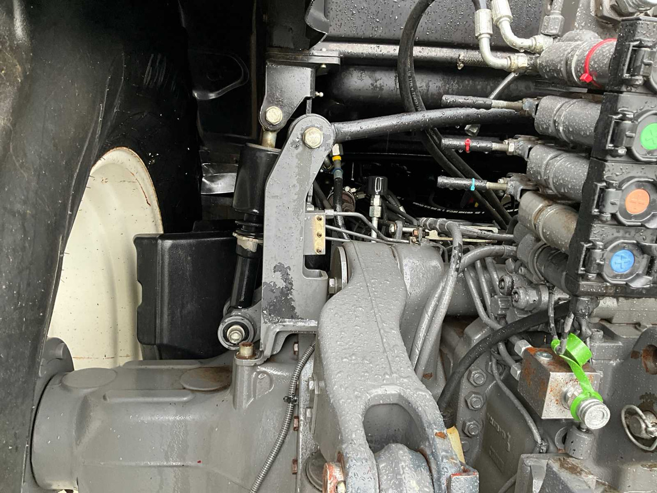 Трактор Valtra T214 A: фото 25