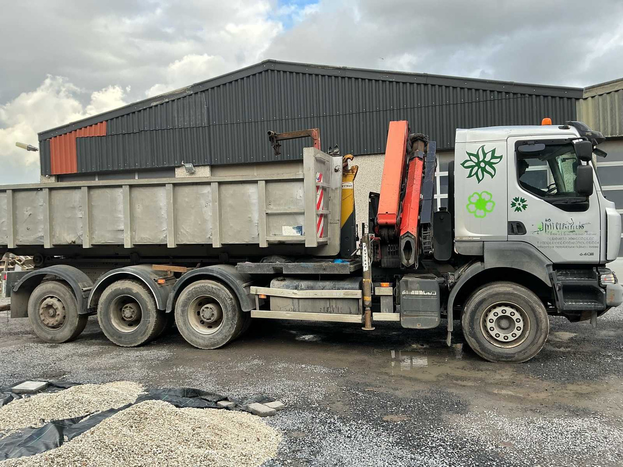 Вантажівка 2011 RENAULT KERAX 460 TRIDEM TRUCK WITH CRANE AND CONTAINER: фото 7