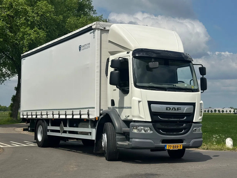 DAF CF 320 LF320.18 EURO6. SchuifzeilBakwagen met Laadklep. in TOPSTAAT! - Тентована вантажівка: фото 2 DAF CF 320 LF320.18 EURO6. SchuifzeilBakwagen met Laadklep. in TOPSTAAT! - Тентована вантажівка: фото 2