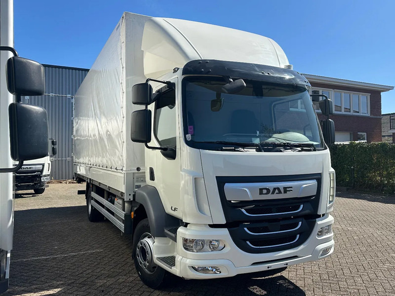 DAF LF 260 LF260.16 EURO6. 2022. Schuifzeil bakwagen met Laadklep. - Тентована вантажівка: фото 2 DAF LF 260 LF260.16 EURO6. 2022. Schuifzeil bakwagen met Laadklep. - Тентована вантажівка: фото 2