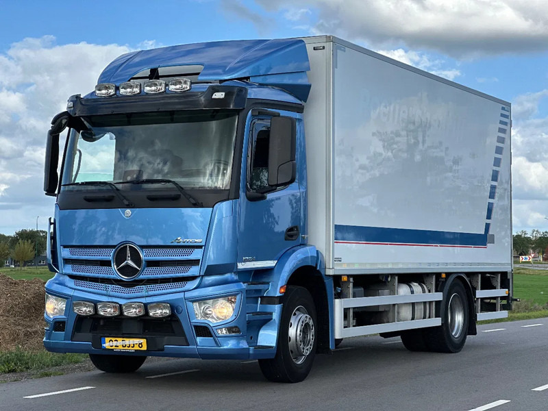 Mercedes-Benz Antos ANTOS 1924L EURO6. 2017. Geisoleerde opbouw 610x244x238 - Рефрижератор вантажівка: фото 1 Mercedes-Benz Antos ANTOS 1924L EURO6. 2017. Geisoleerde opbouw 610x244x238 - Рефрижератор вантажівка: фото 1