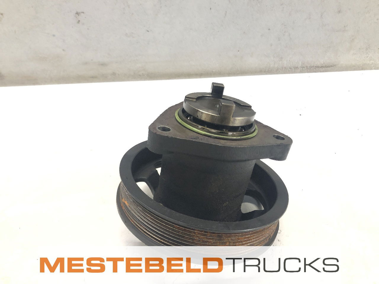 MAN Aandrijving koelvloeistofpomp TGL - Система охолодження в категорії Вантажівки: фото 2 MAN Aandrijving koelvloeistofpomp TGL - Система охолодження в категорії Вантажівки: фото 2