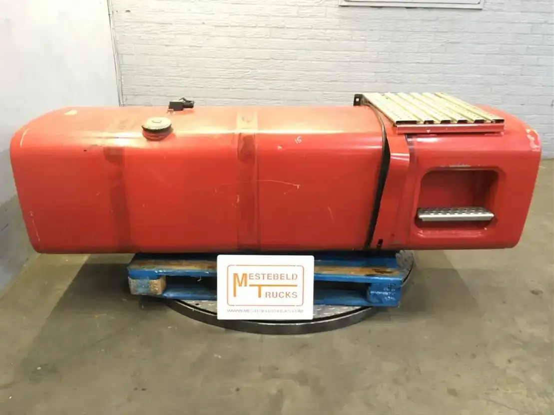 MAN Brandstoftank 710 liter - Паливний бак в категорії Вантажівки: фото 1 MAN Brandstoftank 710 liter - Паливний бак в категорії Вантажівки: фото 1