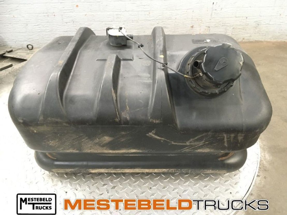 Mercedes-Benz Brandstoftank 180 liter - Паливна система в категорії Kомерційні автомобілі: фото 1 Mercedes-Benz Brandstoftank 180 liter - Паливна система в категорії Kомерційні автомобілі: фото 1