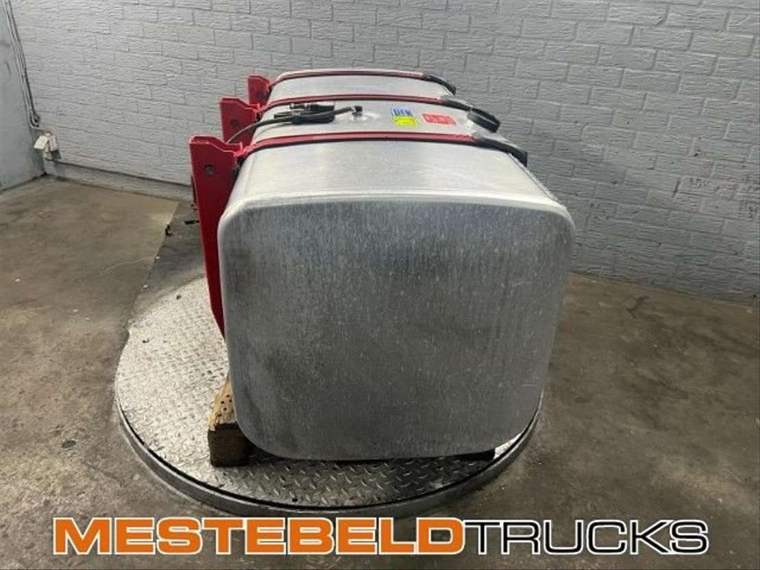 Scania Brandstoftank met steunen 600 liter - Паливний бак в категорії Вантажівки: фото 3 Scania Brandstoftank met steunen 600 liter - Паливний бак в категорії Вантажівки: фото 3