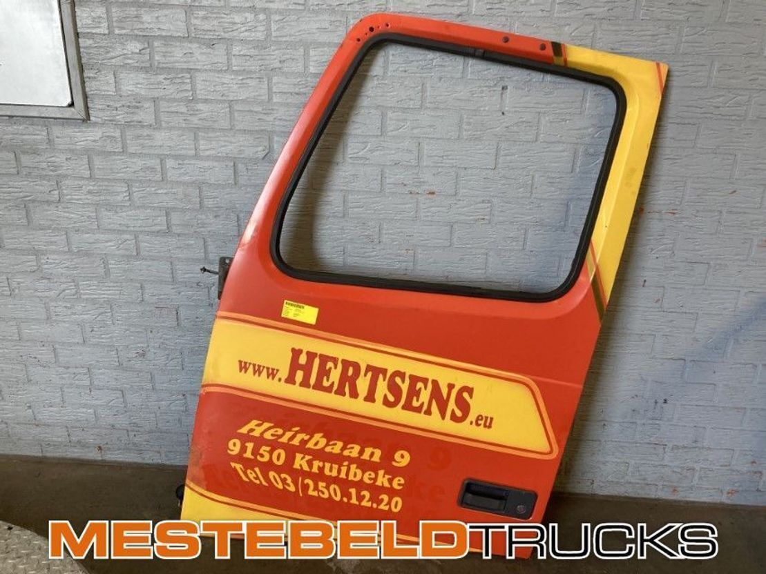 Volvo Deur rechts - Кабіна й інтер'єр в категорії Вантажівки: фото 1 Volvo Deur rechts - Кабіна й інтер'єр в категорії Вантажівки: фото 1