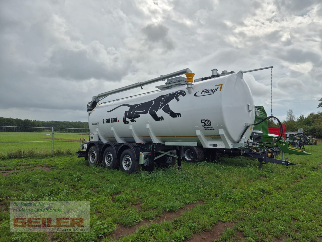 Fliegl STF 30.000 Truck-Line Dreiachs Zubringerfass - Розкидач рідких добрив: фото 3 Fliegl STF 30.000 Truck-Line Dreiachs Zubringerfass - Розкидач рідких добрив: фото 3