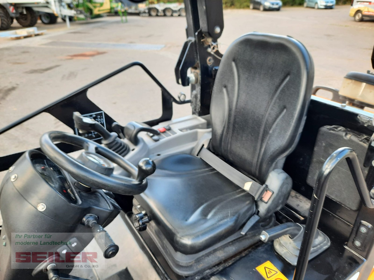 Компактний фронтальний навантажувач JCB 403 Agri PLUS: фото 14 Компактний фронтальний навантажувач JCB 403 Agri PLUS: фото 14