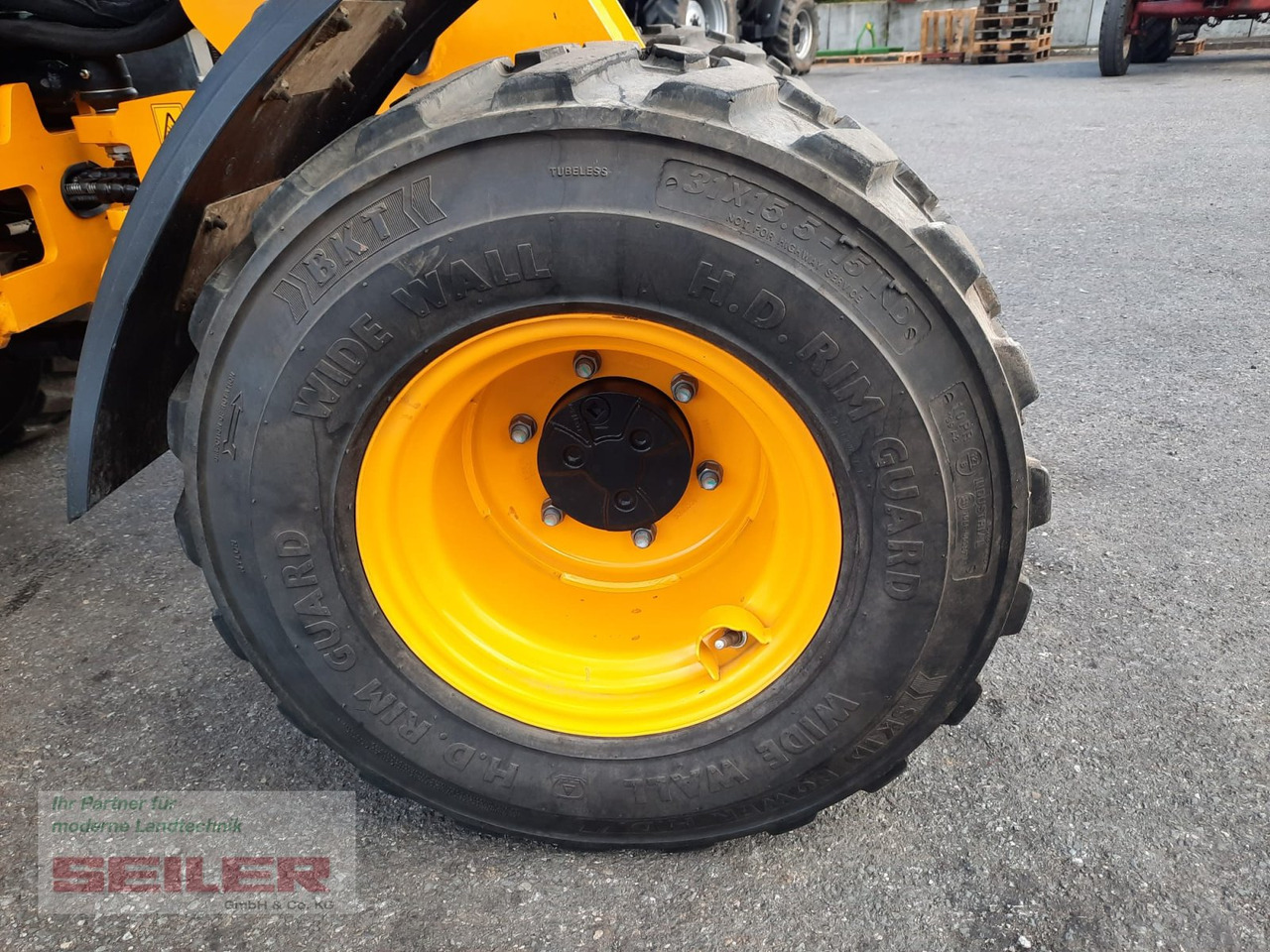 Компактний фронтальний навантажувач JCB 403 Agri PLUS: фото 13 Компактний фронтальний навантажувач JCB 403 Agri PLUS: фото 13