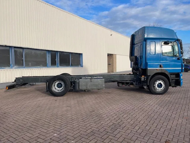DAF CF 85.430 Manual gear Euro 4 - Вантажівка шасі: фото 5 DAF CF 85.430 Manual gear Euro 4 - Вантажівка шасі: фото 5
