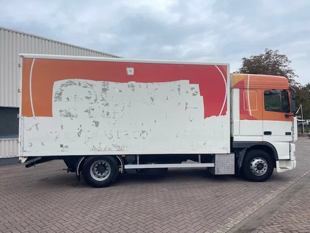 DAF XF 95.380 Euro 2 Manual-Gear - Вантажівка з закритим кузовом: фото 2 DAF XF 95.380 Euro 2 Manual-Gear - Вантажівка з закритим кузовом: фото 2