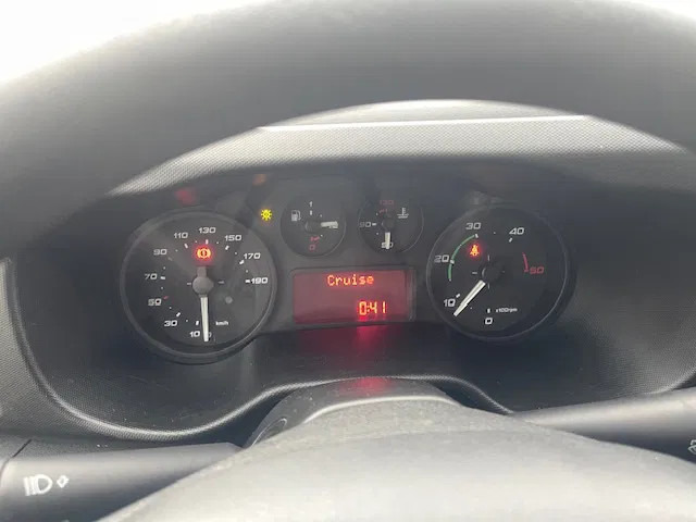 Пікап, Вантажопасажирський фургон Iveco Daily 35S14: фото 11 Пікап, Вантажопасажирський фургон Iveco Daily 35S14: фото 11