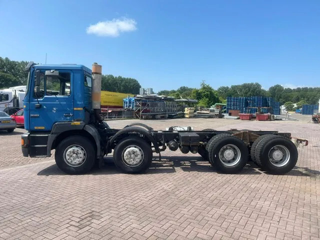 MAN 32.403 8x4 chassis Manual Full Steel - Вантажівка шасі: фото 2 MAN 32.403 8x4 chassis Manual Full Steel - Вантажівка шасі: фото 2